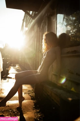 r_yzhaya [ r-yzhaya ] - Come with me  I need you  I m alone in my room