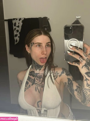 Inked Sophie [ inked-sophie ] - Want to smack my ass