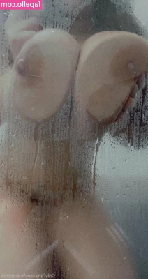  [ leannecrow ] - Subscribe to my sexy girls page.