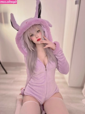 luluthelottie - You see how strong I am and how big my arms are  Want to see more or