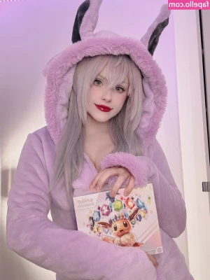 luluthelottie - enjoy a picture of my boobs comically bursting out of my shirt like a