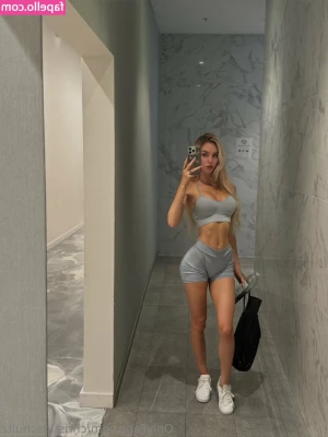 christinschultz [ christinschultz-1 ] - Hmm should I make a video of my tight wet pussy getting fucked hard??