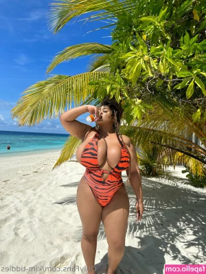 Kim Tiddies [ kim-tiddies ] - Working till 2 AM come visit me