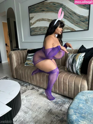 Kim Tiddies [ kim-tiddies ] - I SPARKLE