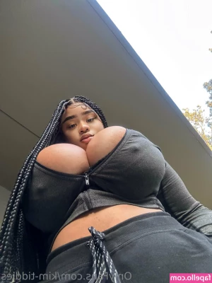Kim Tiddies [ kim-tiddies ] - Been out working my ssa off  I m only 2k short for an rv  Then guess