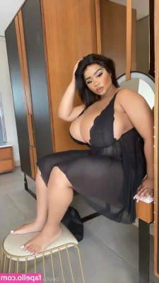 Kim Tiddies [ kim-tiddies ] - Can my hand fit around your cock