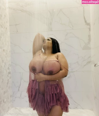 Kim Tiddies [ kim-tiddies ] - Would you like to suck and pinch and bite Queens breasts