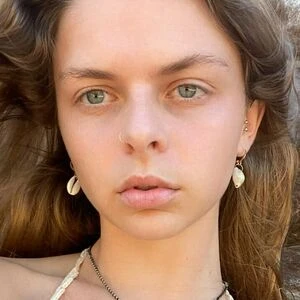 Julia Lauren