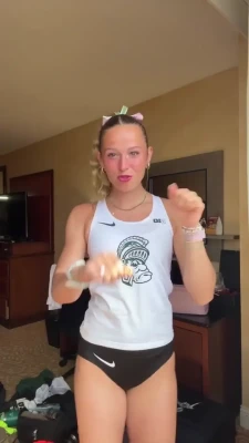 Mia Rogan [ mia-rogan ] - would you hit the slopes w me?