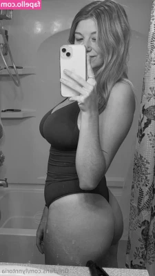 lynntoria - ..your luxury whore is waiting for you in an italian Palace…my