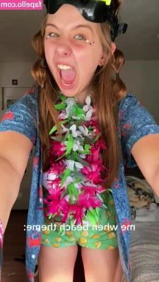 lynntoria - Yes baby take it of