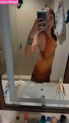 Soggyalien22 [ soggyalien22-5 ] - I’m a domesticated goddess 😜😜