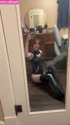 Soggyalien22 [ soggyalien22-5 ] - Showing off my hole before I give it a good stretch   