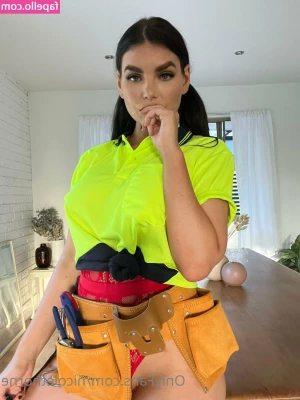 Nicole Thorne [ nicole-thorne-1 ] - This was my favorite piece before it broke