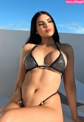 Nicole Thorne [ nicole-thorne-1 ] - On a scale of 1 to 10  how badly do you want me to spread my cheeks
