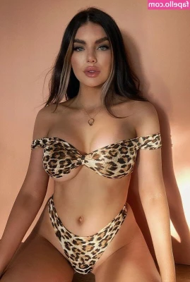 Nicole Thorne [ nicole-thorne-1 ] - Spa day