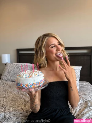 ariaadamsbaby [ ariaadamsbaby-9 ] - I need a vacation soon  By the beach in a bikini all day drinking a