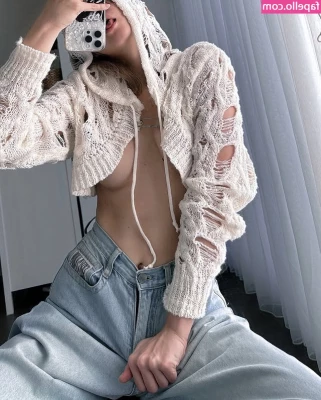 Shirogane_sama [ shirogane-sama-1 ] - POV: i’m ur gf and i sent you pics of me wearing your boxers