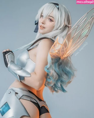 Shirogane_sama [ shirogane-sama-1 ] - Kneeling behind me is where you belong