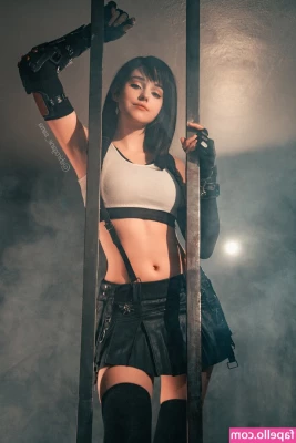 Shirogane_sama [ shirogane-sama-1 ] - My best friend @victoria_spicy 🥵 is a hot, sexy brunette. Already