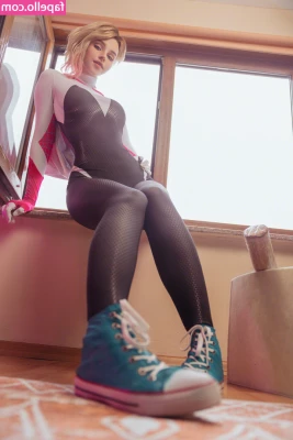 Shirogane_sama [ shirogane-sama-1 ] - Nyx been doing squats