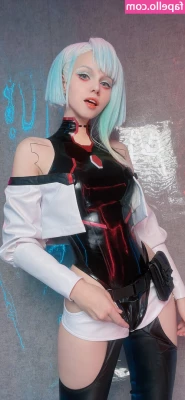 Shirogane_sama [ shirogane-sama-1 ] - December tells the infamous story of when she was spotted at a
