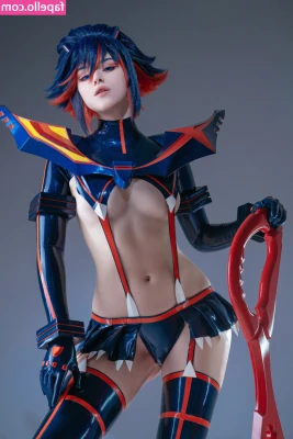 Shirogane_sama [ shirogane-sama-1 ] - Do my feet make you weak ?