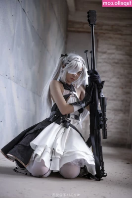 g44gallery - Looking strong AND sexy  Also  subscribed to someone else on OF for