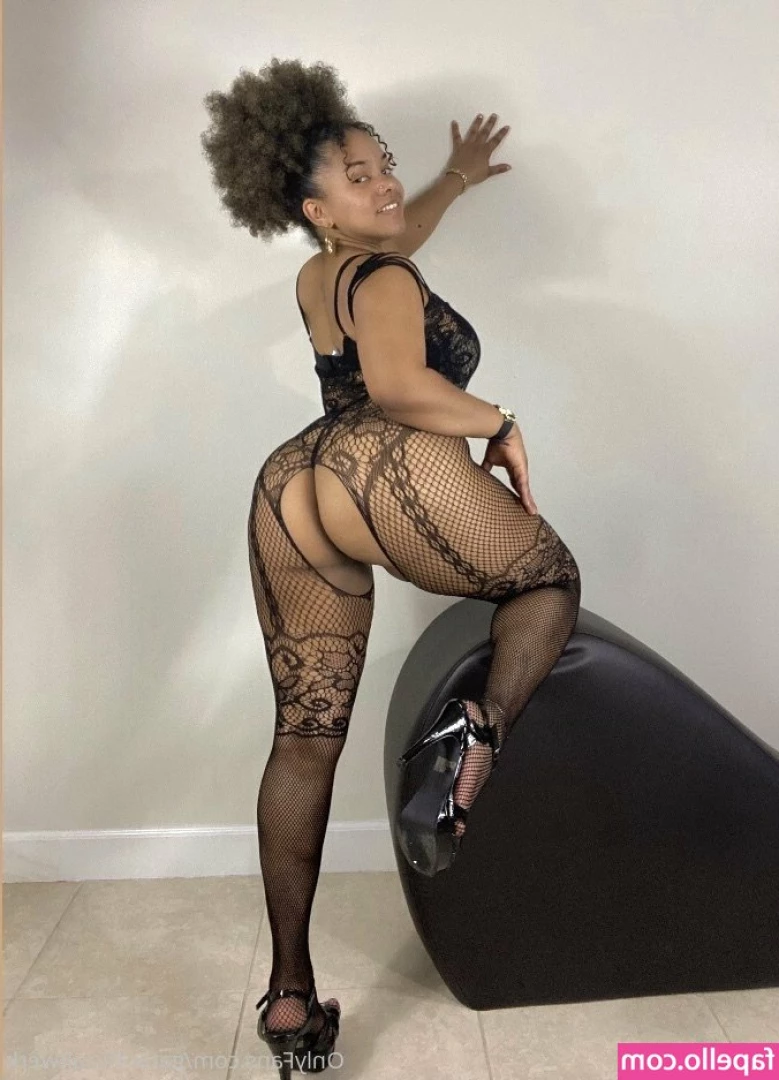 gataofficialtwerk - Nothing like sucking cock for cock worship night 💜