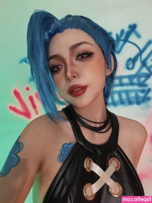 Jinx Cosplay Arcane [ jinx-cosplay-arcane ] - Should I start sharing photos from my trip or should I keep you