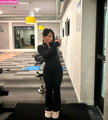 Samantha Yang Hmong [ samantha-yang-hmong ] - POV  you re my desperate intern  I prop my nylon feet up while I