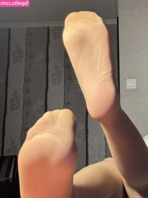 pussutoy - How I wish this is your hand touching my tities. 🍒