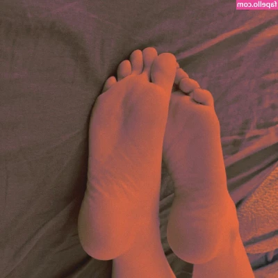 pussutoy - I wanna be tied up bby  Fuck this pussy and ass  Think you can help