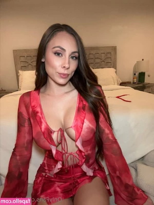 Gianna Nicole [ gianna-nicole ] - Like my space outfit?