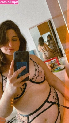 coloombina - Taking off the outfit from last night ^_^