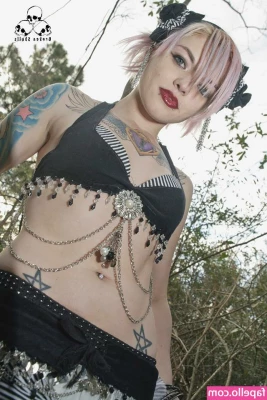 Hythrall - god dayum this lingerie is pog