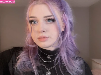 CheersItsKatie - Care to stick around babe? 🔥