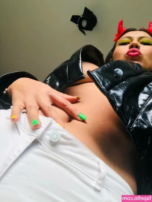 Qatecorrea - TJ INKED SAYING HELLO YOU NAUGHTY BOYS MMMMM