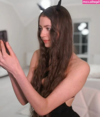Stefania Deriabina [ stefania-deriabina ] - think you can handle me and  katknife at the same time  prove it  