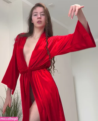 Stefania Deriabina [ stefania-deriabina ] - splash on yo bitch like water 💦