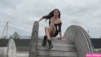 Stefania Deriabina [ stefania-deriabina ] - Me encanta bañarme