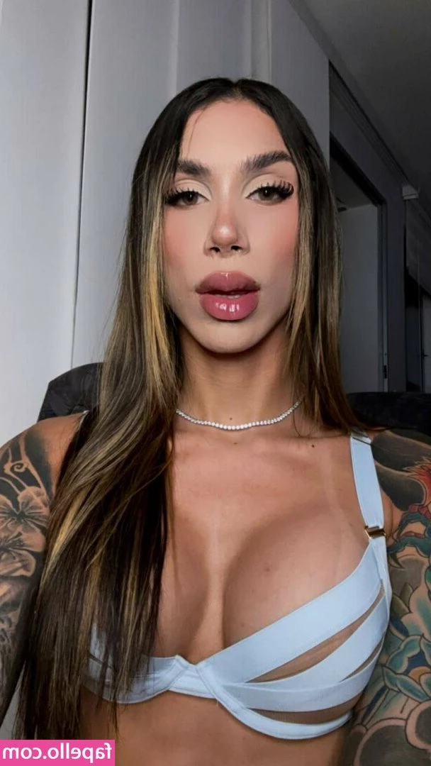 Sofia Arango [ sofia-arango ] - Alright my sweets  I think I m going to call it a night  Today wore