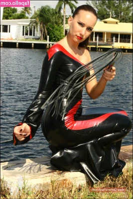 Vanessa Pur [ vanessa-pur-27 ] - Dame tips  para subir más contenido que te guste