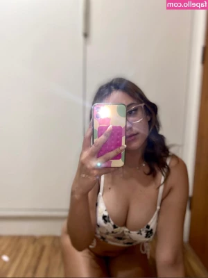Sarah Beatriz [ sarah-beatriz ] - I m ready to greedily eat this sweet  juicy strawberry with you    Do