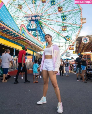  [ pooja-hegde ] - Hot and spicy for y all   Caliente y picante para todos ustedes
