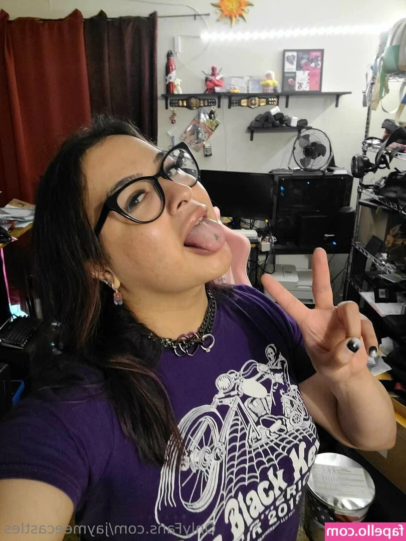  [ jaymeecastles ] - Who wants more   content