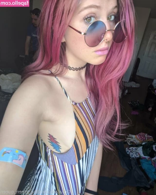 the_green_queen [ the-green-queen ] - fucking myself to the base w this tentacle dildo   2 diff vids  super
