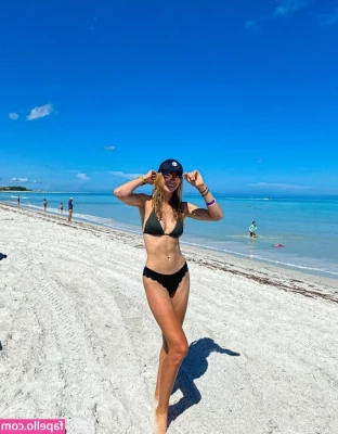 [ nelly-korda ] - Me van mis medias blancas  Ufff imagina el olor después del entreno