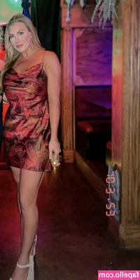 kaitlyn_vincie [ kaitlyn-vincie ] - swipe to see whats under my string🤫