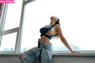 mila_shiver [ mila-shiver ] - Pic taken while taking my favorite custom vid of all time- super